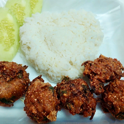 ข้าวลาบหมูทอด