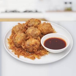 หมูก้อนทอดกระเทียมพริกไทย