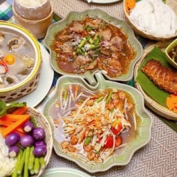 ครัวลำลำ แซ่บแซ่บ