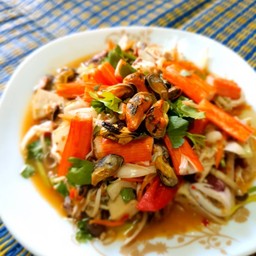 ร้านยำยั่ว นัวมากแม่ by จริญ