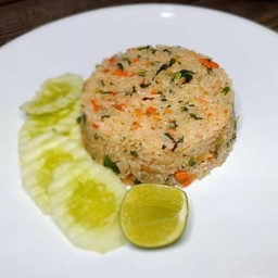Signature vegetarian fried rice (ข้าวผัดพิเศษใส่ผัก)