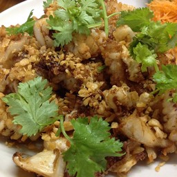 หมึกทอดกระเทียม