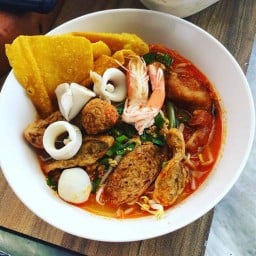 เจ๊หมวย ก๋วยเตี๋ยวแกงส้ม