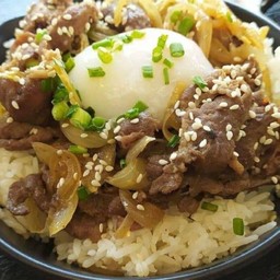 ข้าวหน้าเนื้อไข่ออนเซ็น