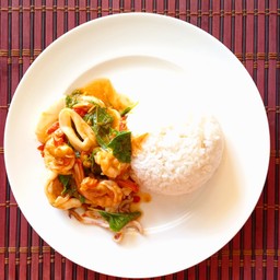 กระเพราทะเลราดข้าว