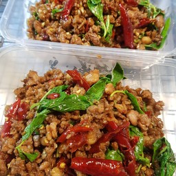 กะเพราหมูสับ