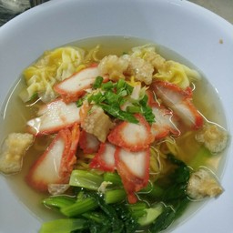 บะหมี่เกี๊ยวหมูแดงน้ำ