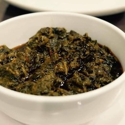 Pakistani style stir-fried amaranth with beef (แกงผักโขมสไตล์ปากีสถานใส่เนื้อวัว)