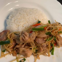 ข้าวหมูผัดขิง