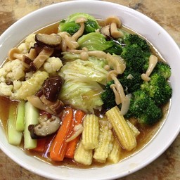 ผัดผักสี่สหาย