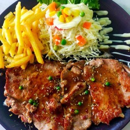 สเต็กหมูพริกไทยดำ