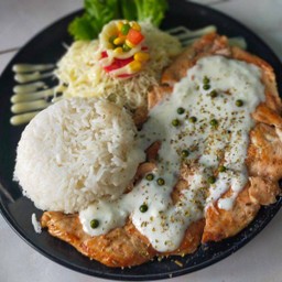 ข้าวสเต็กไก่ครีมซอส