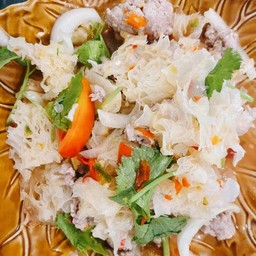 ยำเห็ดหมูสับ
