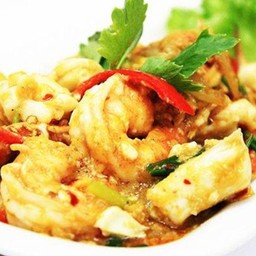 กุ้งหมึกผัดไข่เค็ม