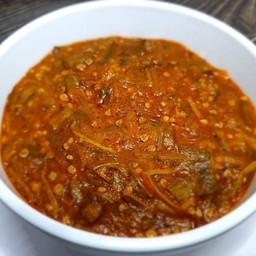 African style okra curry with Chevon (Chevon Super ganja or Chevon okro) แกงกระเจี๊ยบสไตล์แอฟริกันใส่เนื้อแพะ