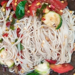 ตำขนมจีน