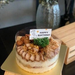 เค้กสามทหารเสือ (กลาง)