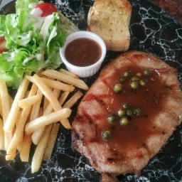 ครัวคุณแก้ว สเต็กและอาหารตามสั่ง