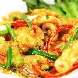 ปลาหมึกผัดไข่เค็ม