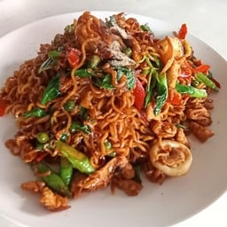 ข้าวห่อใบตองอาหารตามสั่ง