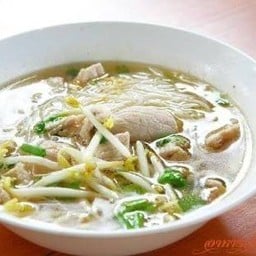 ก๋วยเตี๋ยวน้ำใสใส่ไข่ พิเศษ