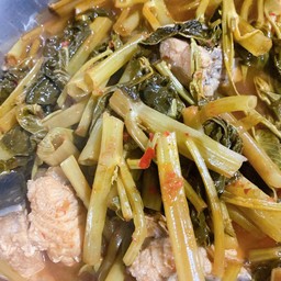 แกงส้มผักบุ้งใส่ปลาเรียวเซียว