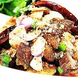ลาบหมูกรอบ