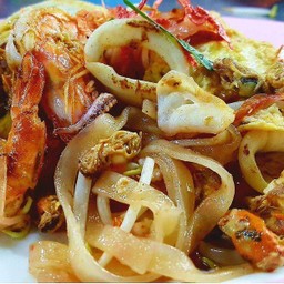 ผัดไทย ทะเล