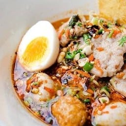 มาม่าต้มยำหมู-ไข่ยางมะตูม