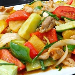 ผัดเปรี้ยวหวานราดข้าว
