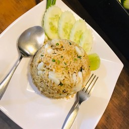 ข้าวผัดปลาหมึก
