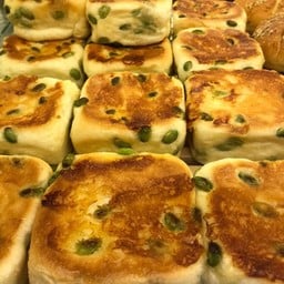 ขนมปังชีสถั่วแระ