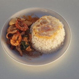 ข้าวราดกะเพรารวม