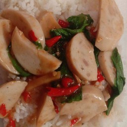 ข้าวกระเพราหมูยอสู้โควิท