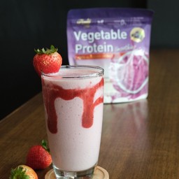 Protein strawberry milk