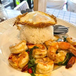 ข้าวราดกะเพรากุ้ง