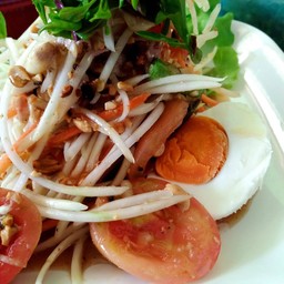 ส้มตำไทยไข่เค็ม
