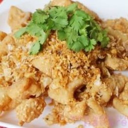 เนื้อปลาทอดกระเทียม