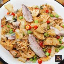 ยำขนมจีน ปลาทู ไก่ยอ