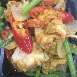 ข้าวราดผัดผงกะหรี่กุ้ง