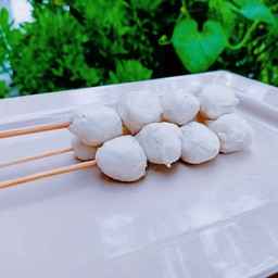 ลูกชิ้นเอ็นไก่ 10 ไม้ แถมฟรี!! 1 ไม้