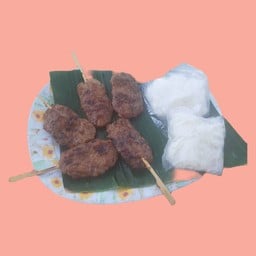 ร้านหมูน้อย หมู-ไก่ย่าง & ไส้กรอกอีสาน แอร์พอร์ตลิ้งค์บ้านทับช้าง