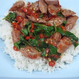 กะเพราแหนม ราดข้าว