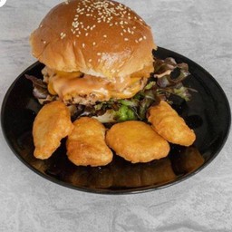 เบอร์เกอร์เนื้อ+นักเก็ต