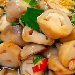 กระเพราเห็ดฟาง