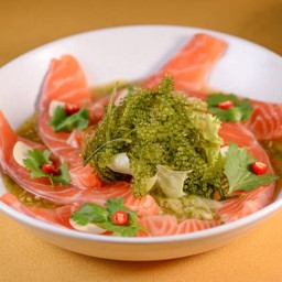 ยำแซลมอนแซ่บ