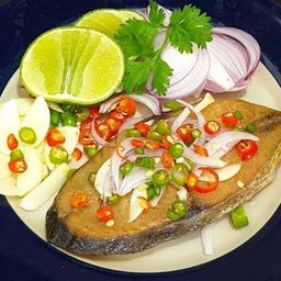 ยำปลาอินทรี