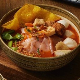 เย็นตาโฟลูกชิ้นปลาเยาวราช