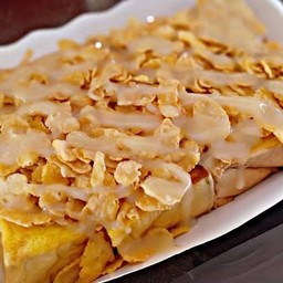 ขนมปังปิ้งหน้าคอนเฟลก จุใจไปดิ