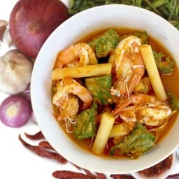 สุดคุ้ม แกงส้มผักรวม ใหลบัว กุ้งสด + ชะอมไข่ (3-6)